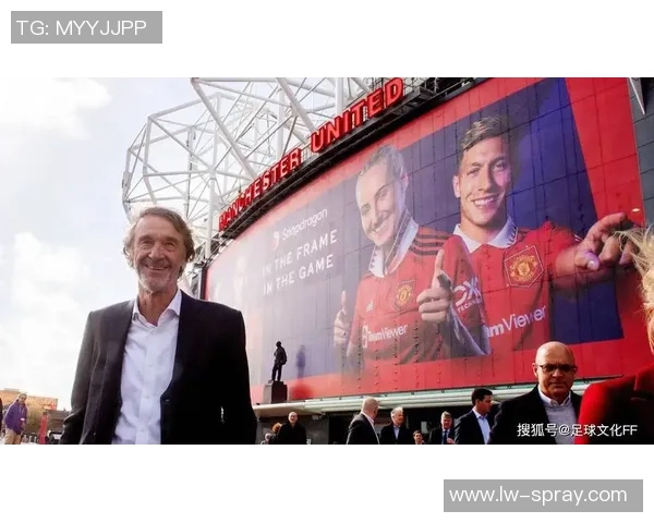 克里夫足球明星的传奇之路与辉煌成就探秘